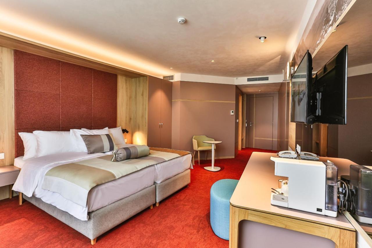 Carine Hotel Centar Podgorica Kültér fotó